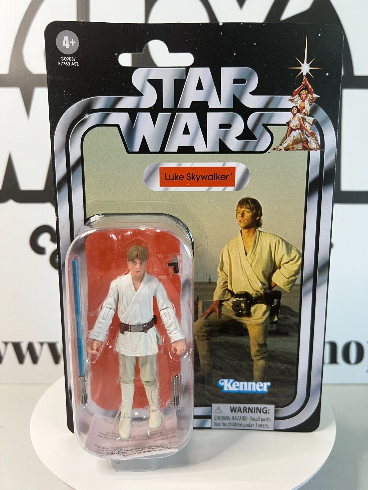 Star Wars Luke Skywalker A New Hope VC344 Vintage Collection Action Figure MOC
